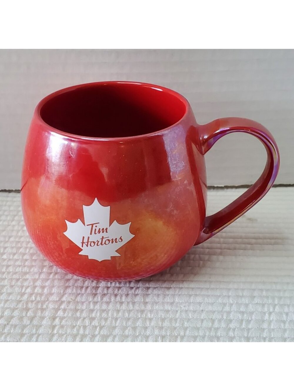 Tim Hortons Canada Iridescent 2020 Maple Leaf Ceramic Coffee Mug Red 12oz